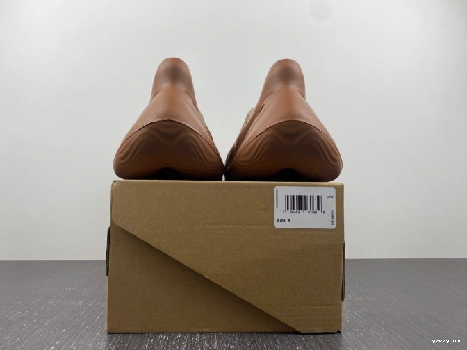 Adidas HP5335 Yeezy RNR Red Foam Clay 0818